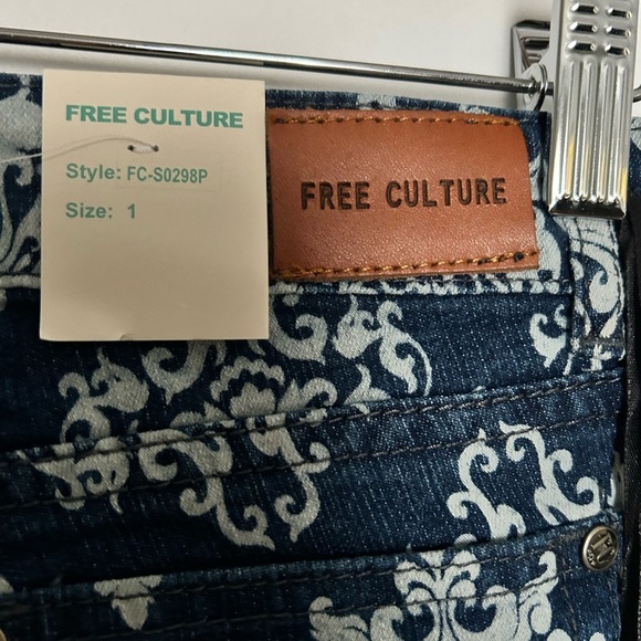 Free Culture juniors printed jeans sz 1 nwt #001 - Picture 3 of 3